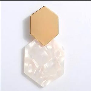 ☁️{BOGO}☁️ NEW White Acrylic Drop Earrings